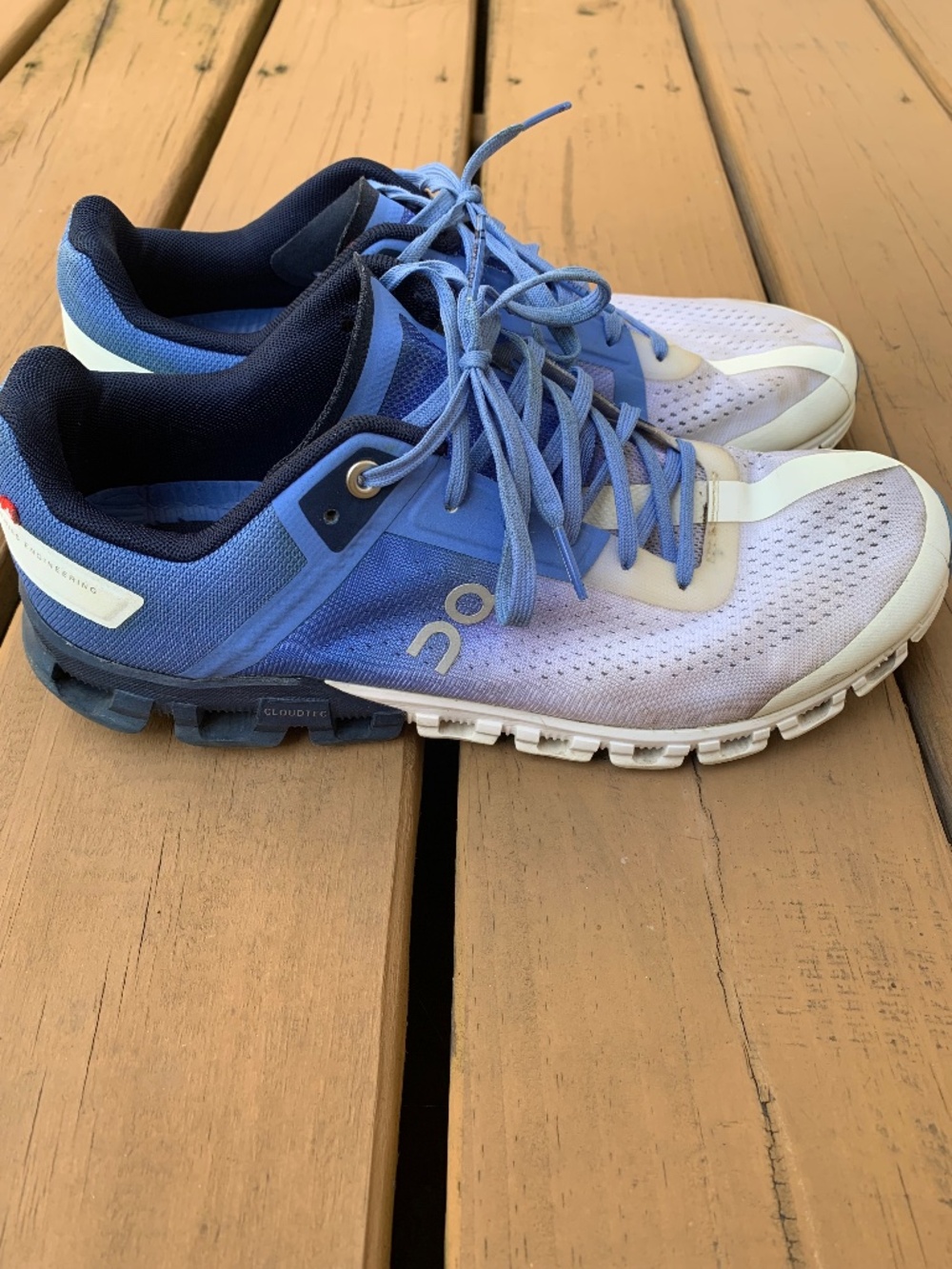 On Cloudflow Sneakers Women’s Size 9 Blue White Running Comfort Shoes